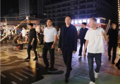 细心领会摊位设置、客流量、验等环境